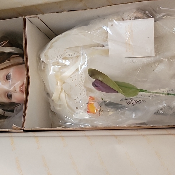 Hamilton  Doll-Kathleen - Picture 3 of 5